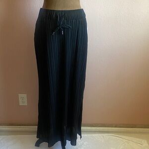 SABRINA LAUREN Elegant Black Pleated Maxi Skirt